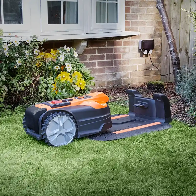 LawnMaster OcuMow® AMD18i-800 Plus | MX 24V Auto Charging Vision Robotic Lawnmower with App