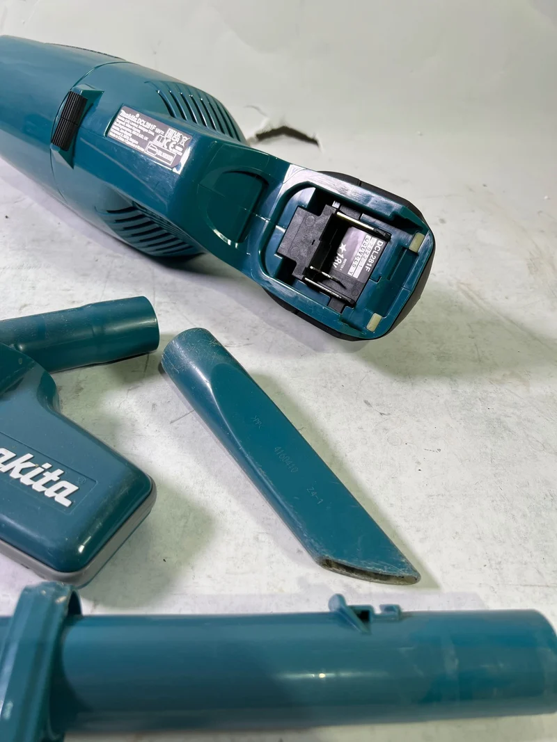 Makita DCL 281 FZ Akku Staubsauger 18 V Brushless Solo - ohne Akku, ohne Ladegerät - Gebraucht