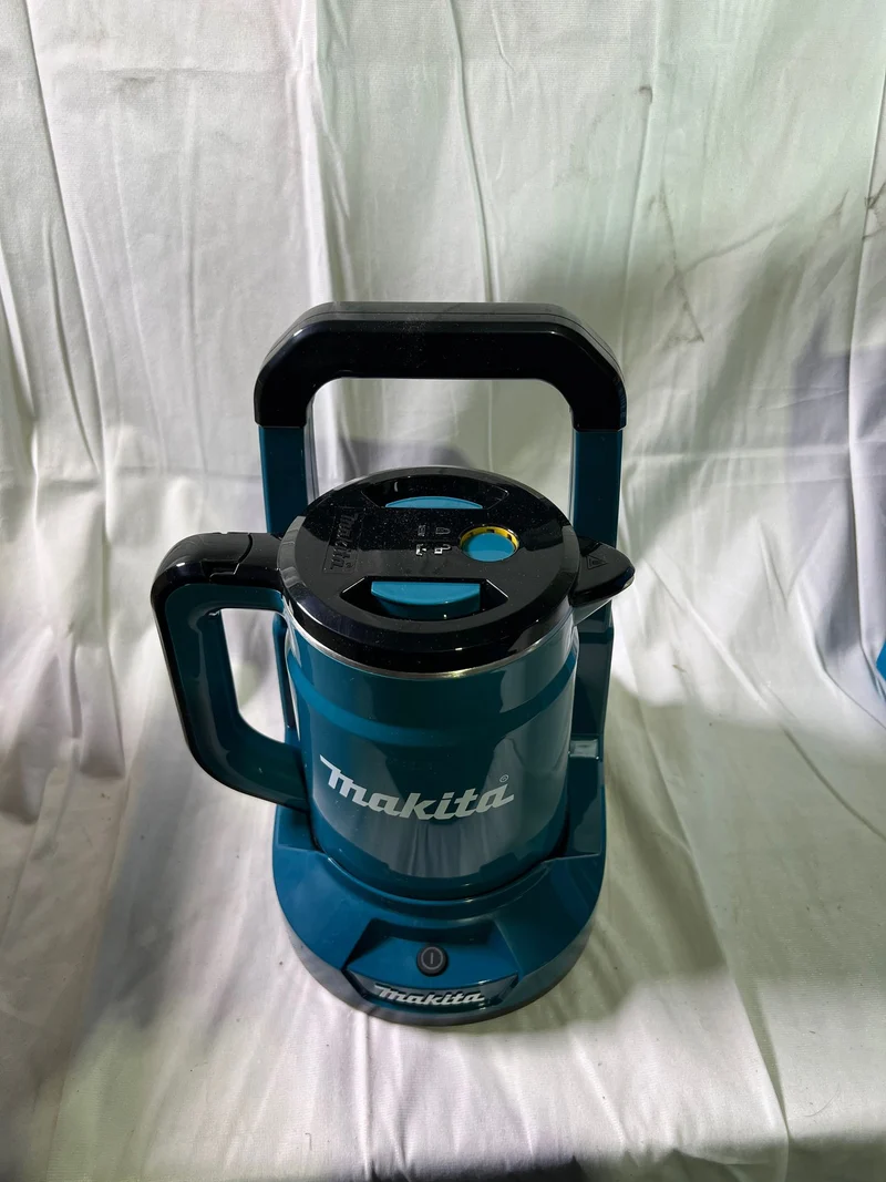 Makita DKT 360 Z Akku Wasserkocher 36 V ( 2x 18 V ) 0,8 L Solo - ohne Akku, ohne Ladegerät - Reparaturgerät