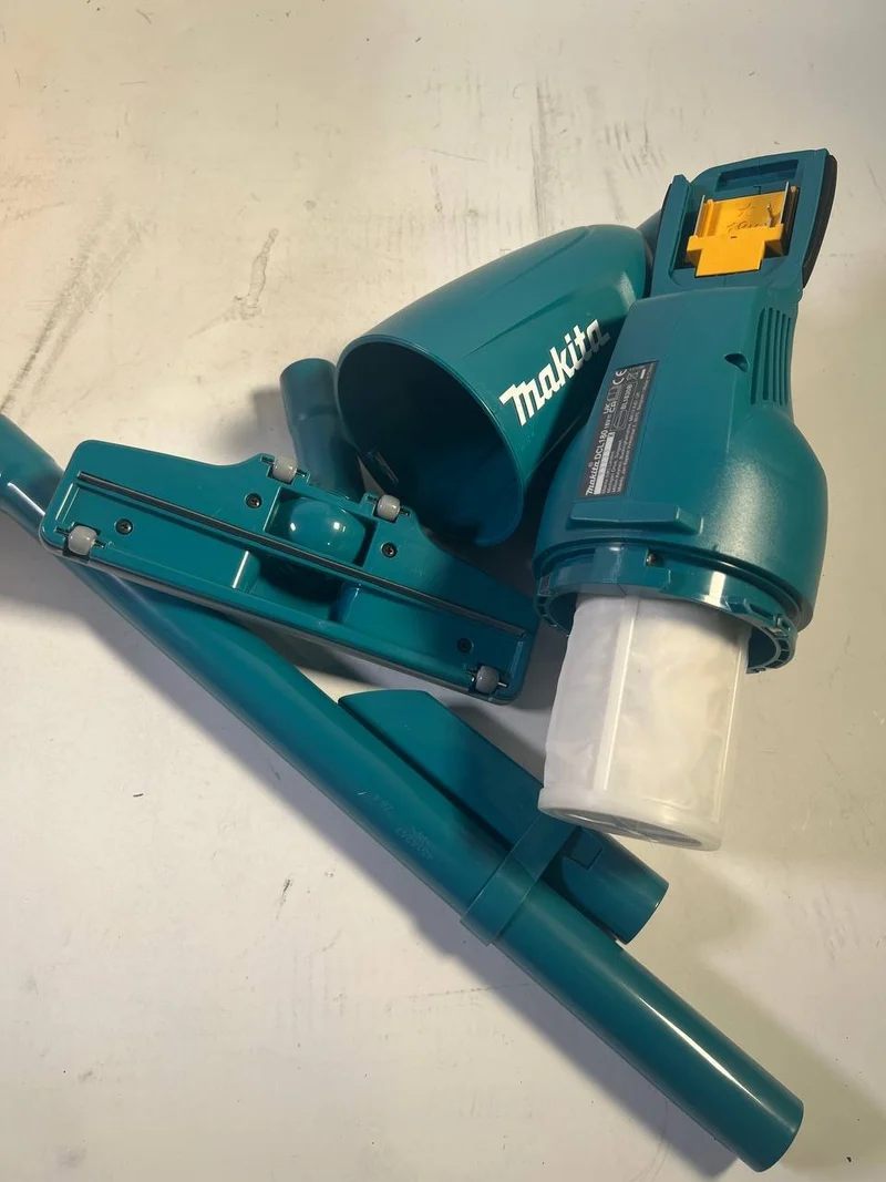 Makita DCL 180 Z Akku Staubsauger 18 V 0,65 l Solo - ohne Akku, ohne Ladegerät - Leicht Gebraucht