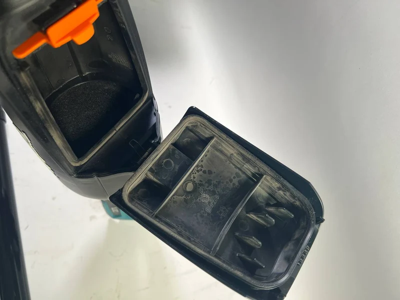 Makita DCL 182 ZB Akku Staubsauger 18 V Schwarz Solo - Leicht Gebraucht