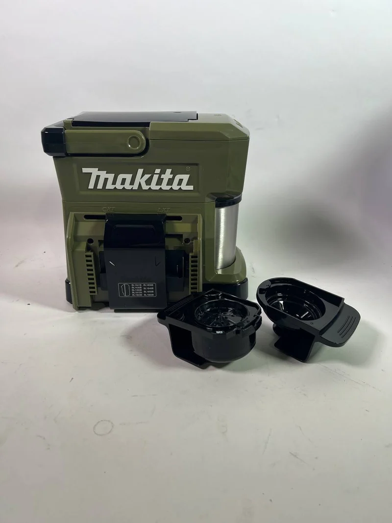 Makita DCM 501 ZO Akku Kaffeemaschine 12 V max. / 18 V Olive - Outdoor Adventure Edition Solo - Leicht Gebraucht