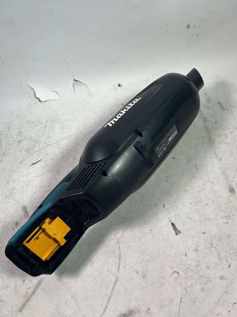 Makita DCL 182 ZB Akku Staubsauger 18 V Schwarz Solo - Gebraucht