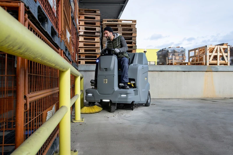 Kehrsaugmaschine KM 100/120 R Bp Pack