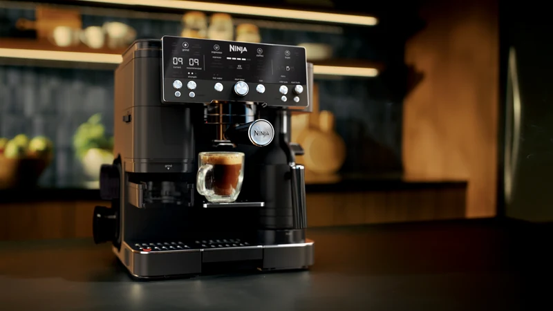Ninja Luxe Cafe Manual Coffee Machine Midnight Black