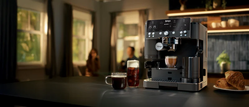Ninja Luxe Cafe Manual Coffee Machine Midnight Black