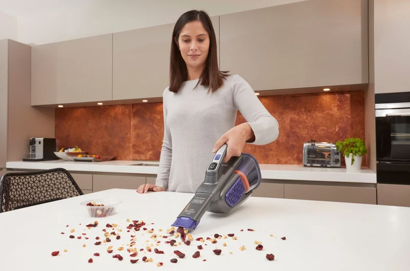 BLACK & DECKER 18V Dustbuster Handheld Vacuum with Powered Pet Brush