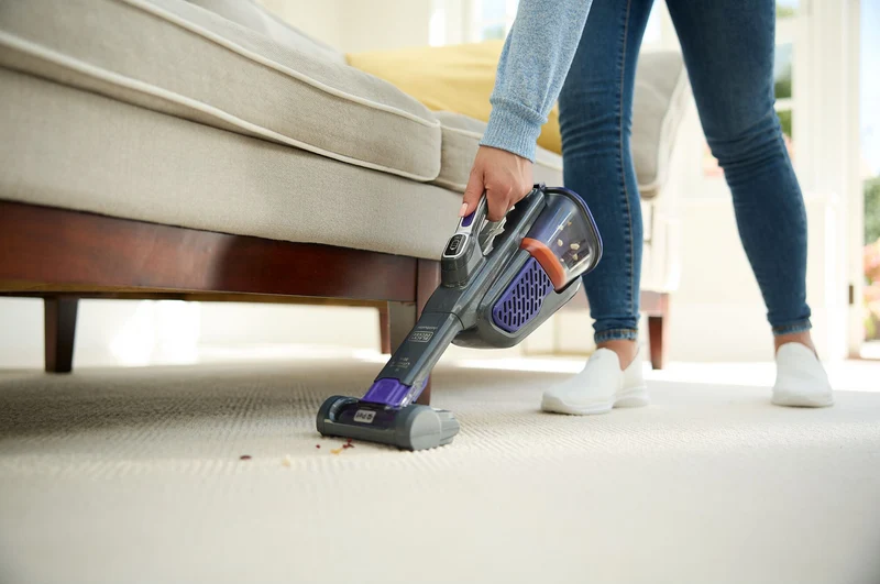 BLACK & DECKER 18V Dustbuster Handheld Vacuum with Powered Pet Brush