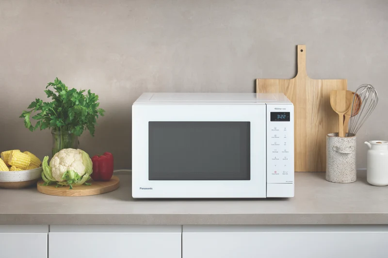 Panasonic 32L 1100W Inverter Microwave - White