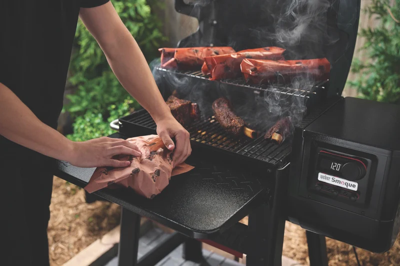 Weber Smoque Pellet Smoker