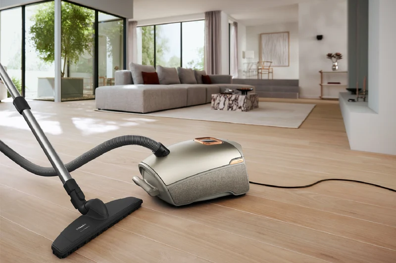Miele Guard L1 Comfort XL Bagged Vacuum Titanium Pearl