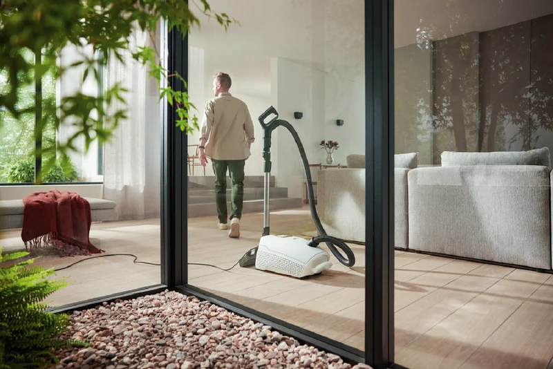 Miele Guard L1 AllFloor Bagged Vacuum Obsidian Black