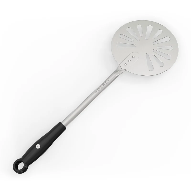 Gozney Roccbox Pizzaofen mit Abdeckhaube und Roccbox Pizzawender