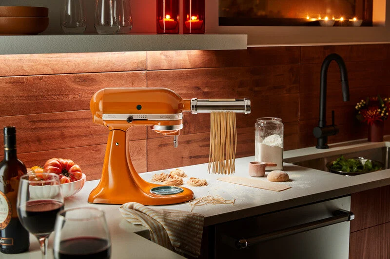 KitchenAid 4,8 L 5KSM175 Artisan Küchenmaschine Breadlover mit Messerschmidt Getreidemühlenvorsatz + Brotbackschüssel