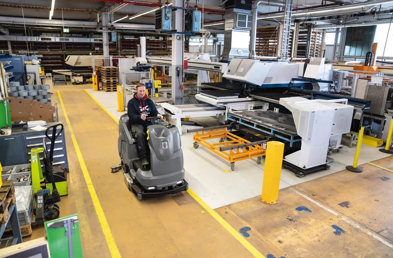Scheuersaugmaschine B 220 RBp Pack DOSE+SB+240AhLi+RI+beac+R85
