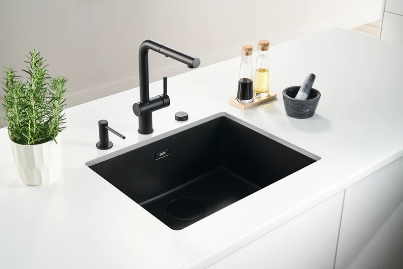 Franke Active L-Shape Pullout Tap, Matt Black