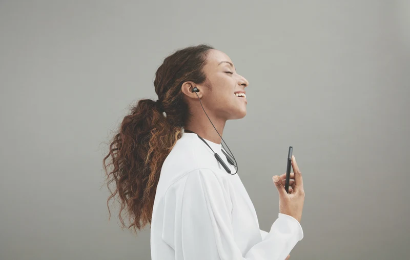 Sony WIC-100 neckband headphones
