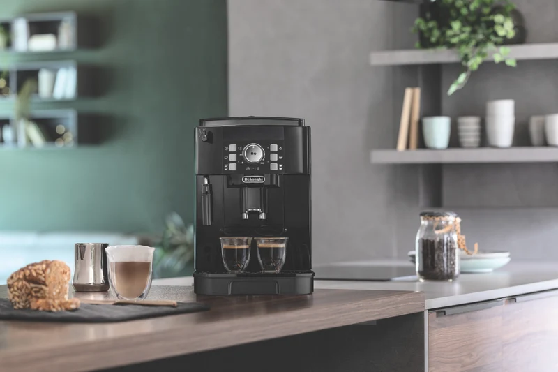 DeLonghi Magnifica Fully Automatic Coffee Machine Black