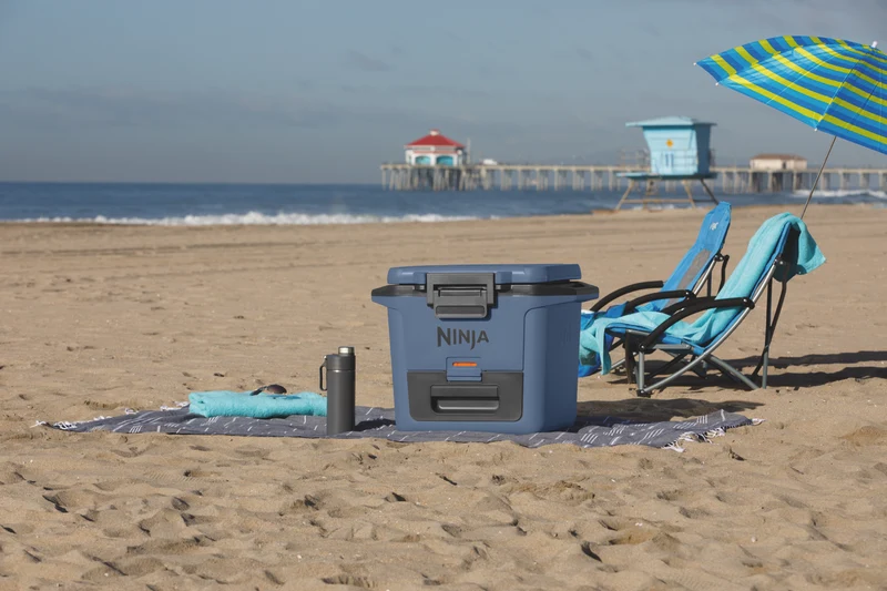 Ninja FrostVault 28L Hard Cooler with Dry Zone - Lakeshore Blue