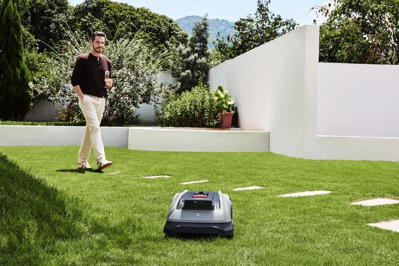 Ecovacs GOAT O600 RTK Robotic Lawn Mower