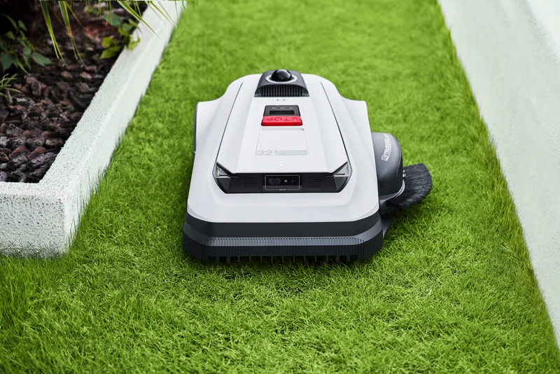 Ecovacs GOAT A2000 LiDAR Pro Robotic Lawn Mower