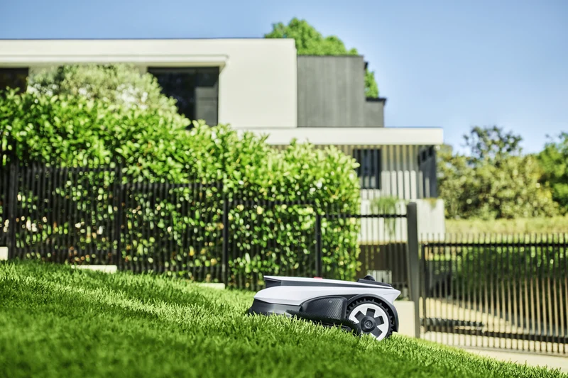 Ecovacs GOAT A2000 LiDAR Pro Robotic Lawn Mower