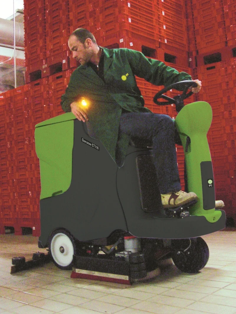 Mit Service-Garantie. Aufsitzscheuersaugmaschine IPC-Gansow CleanTime CT110R