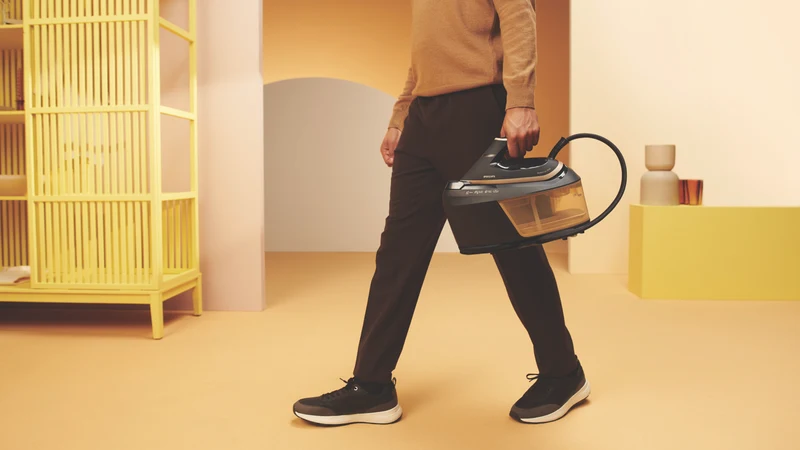 Philips PerfectCare 6000 Series Steam Generator Black / Gold