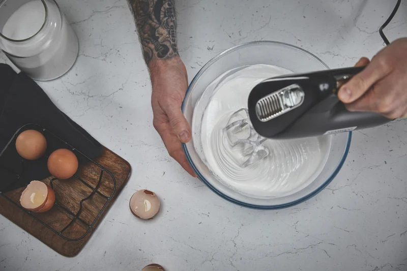 Kenwood 650W Hand Mixer Black