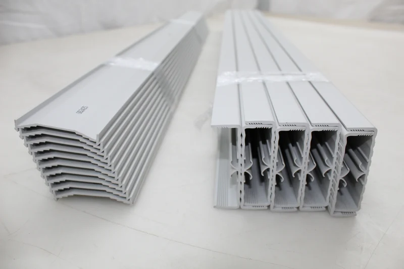 B-Ware Rittal Abdeckprofil Busbar 40x10 bis 60x10mm SV3085000 10 Stück SIEHE TEXT/FOTO