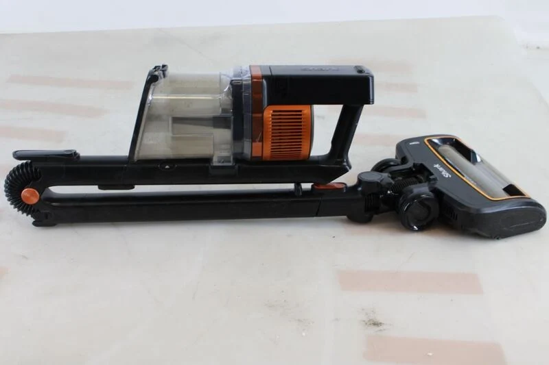 Shark Akkusauger Zyklonstaubsauger beutellos schwarz orange 2-in-1 4kg 0,7l