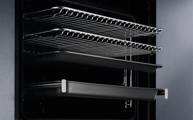 Electrolux 60cm Pyrolytic Oven with Added Steam and Food Probe, 22 Function, Black - 700 Series