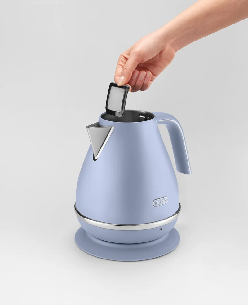 DeLonghi 1.7 Litre Icona Capitals Kettle Dubai Blue